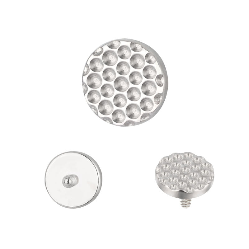 Hammered effect plug labret